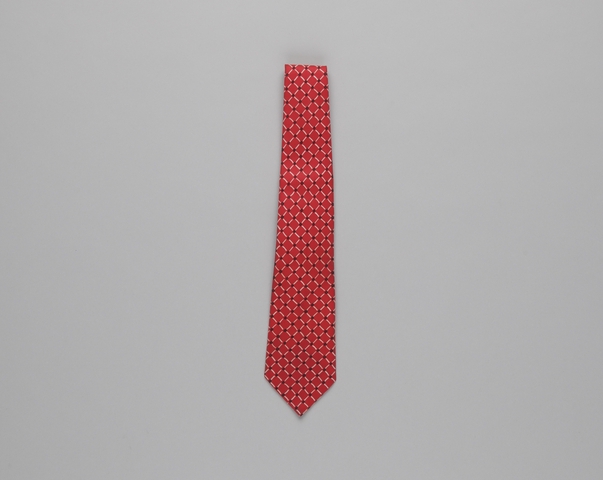 Flight attendant necktie (male): Qantas Airways