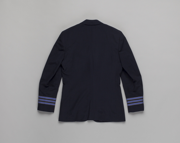 Image: flight officer jacket (female): JetBlue Airways