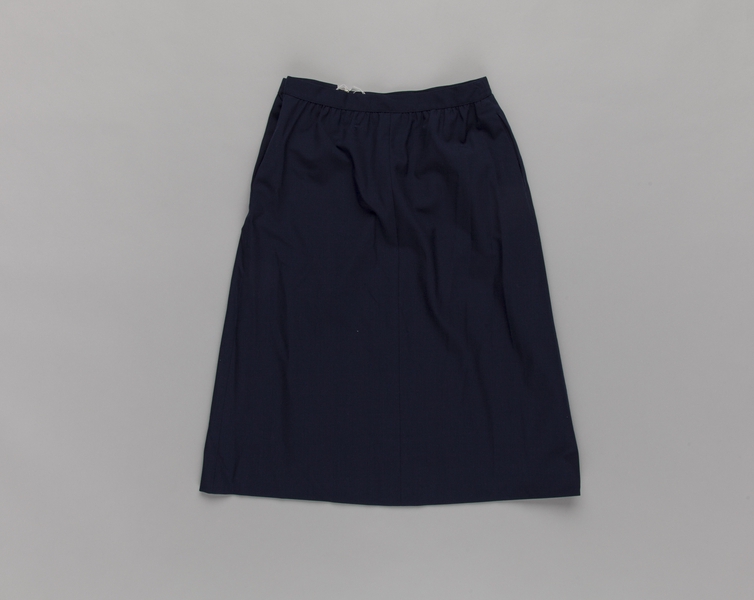 Image: flight attendant skirt: United Airlines