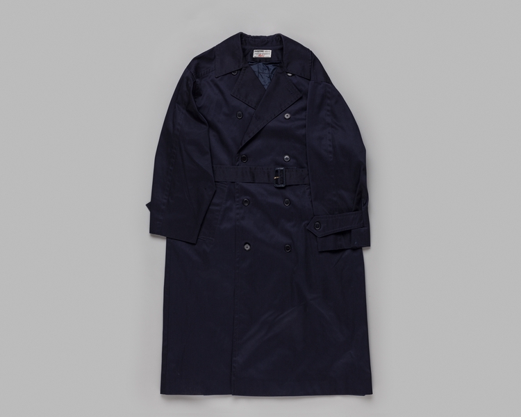 Image: flight attendant coat: Qantas Airways