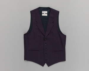 Image: flight attendant vest (male): Cathay Pacific Airways
