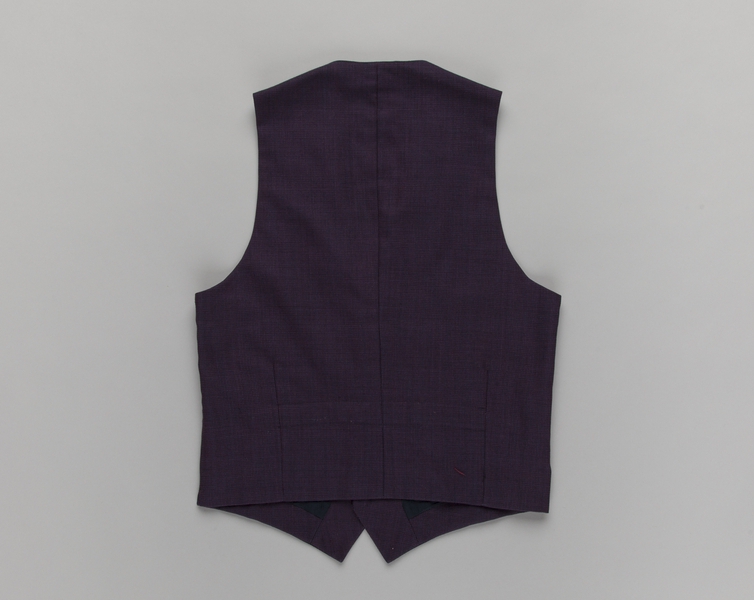 Image: flight attendant vest (male): Cathay Pacific Airways