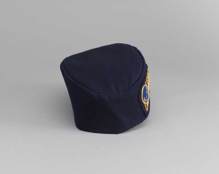 Image: stewardess hat: Cathay Pacific Airways [reproduction]