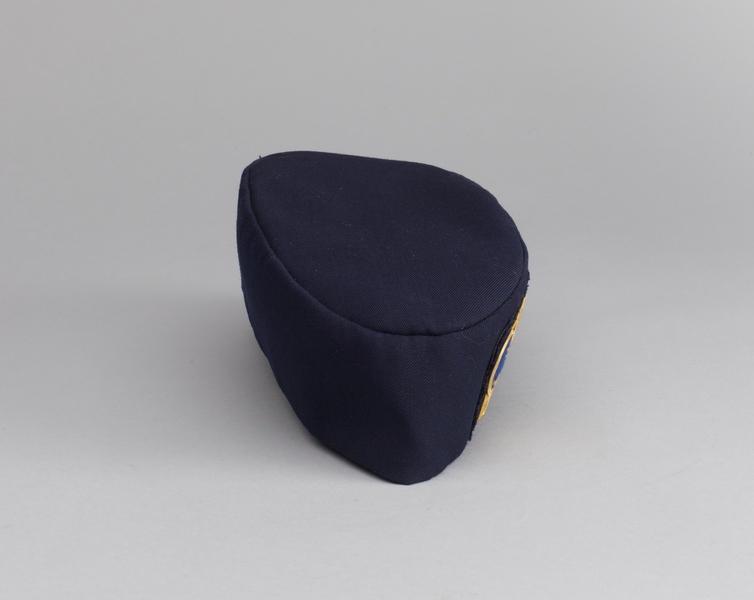 Image: stewardess hat: Cathay Pacific Airways [reproduction]