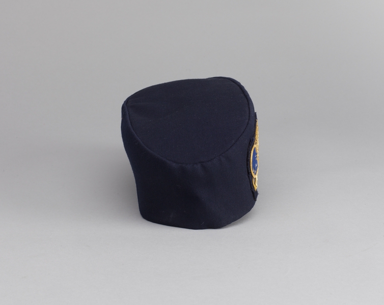 Image: stewardess hat: Cathay Pacific Airways [reproduction]