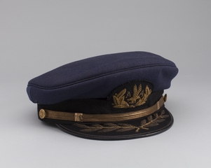 Image: flight officer cap: American Airlines
