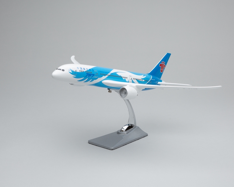 Image: model airplane: China Southern Airlines, Boeing 787 Dreamliner