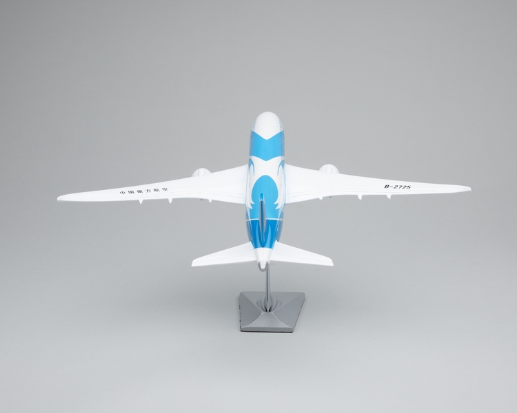Image: model airplane: China Southern Airlines, Boeing 787 Dreamliner