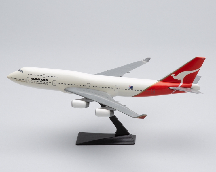 Image: model airplane: Qantas Airways, Boeing 747-400