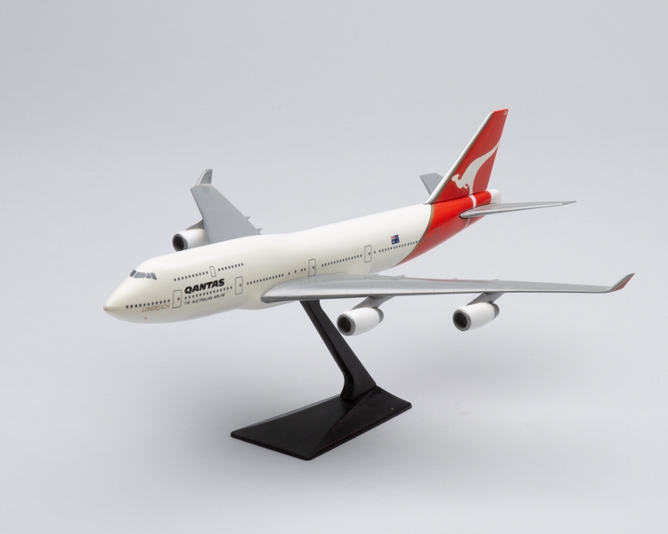 Image: model airplane: Qantas Airways, Boeing 747-400