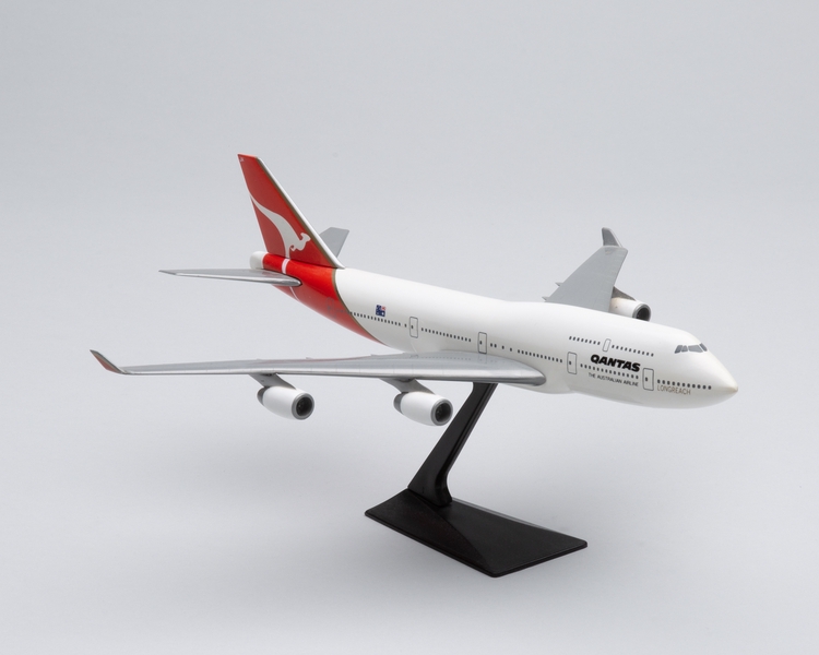 Image: model airplane: Qantas Airways, Boeing 747-400