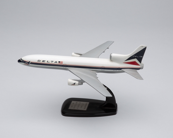 Model airplane: Delta Air Lines, Lockheed L-1011 TriStar