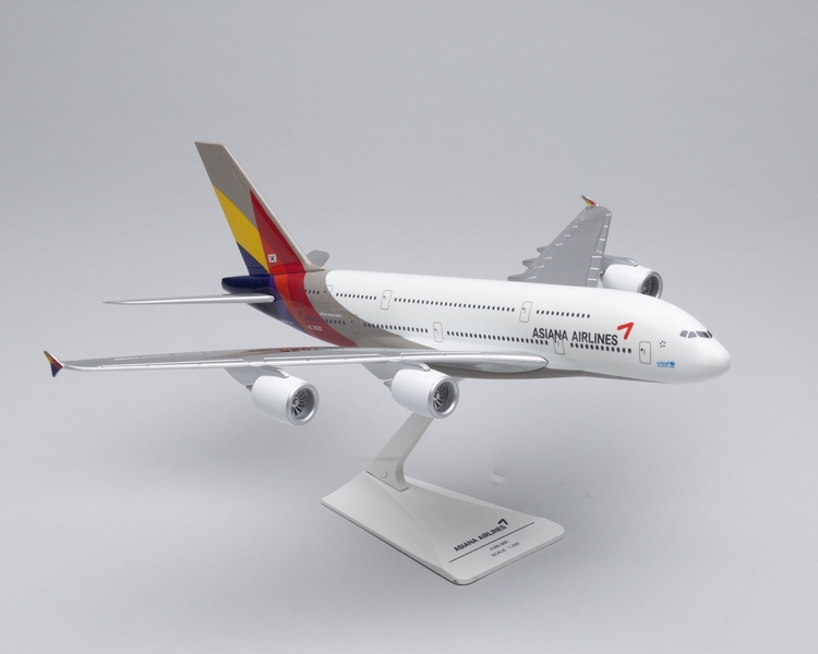 Image: model airplane: Asiana Airlines, Airbus A380-800