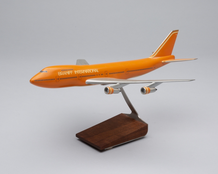 Image: model airplane: Braniff International Airways, Boeing 747