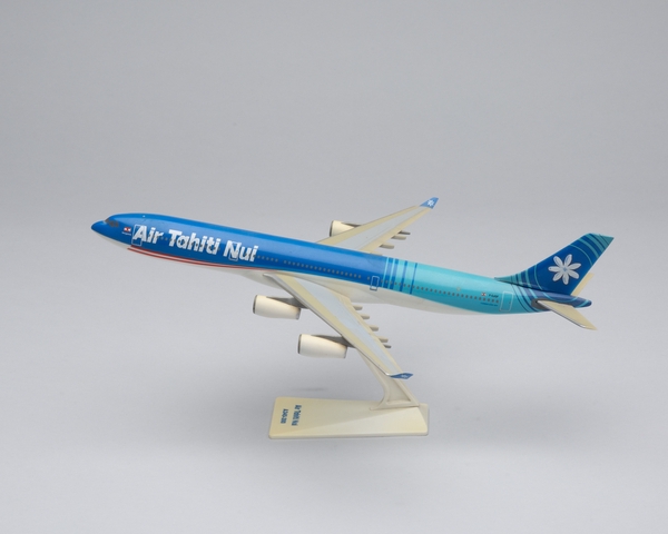 Model airplane: Air Tahiti Nui