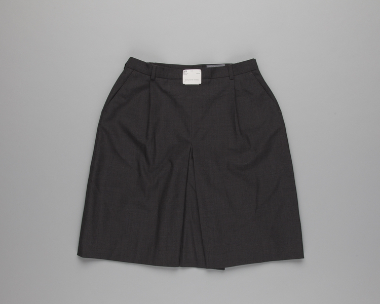 Image: flight attendant skirt: Delta Air Lines