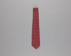 Image: uniform necktie: American Airlines