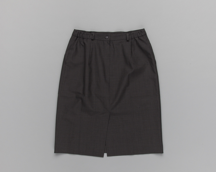 Image: flight attendant skirt: Delta Air Lines