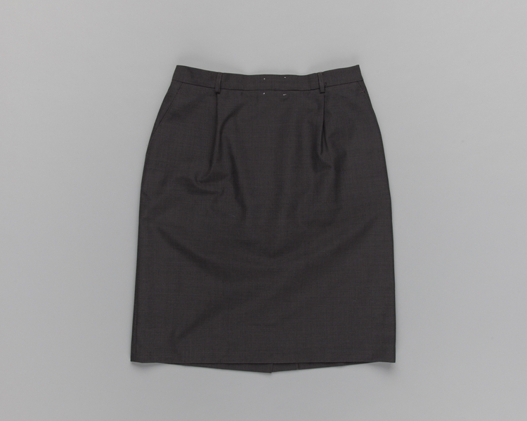 Image: flight attendant skirt: Delta Air Lines