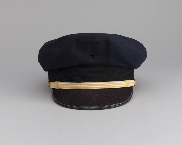 Image: first officer cap: United Airlines