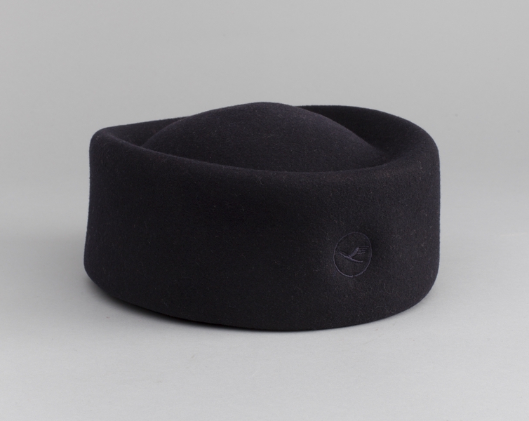 Image: flight attendant hat: Lufthansa