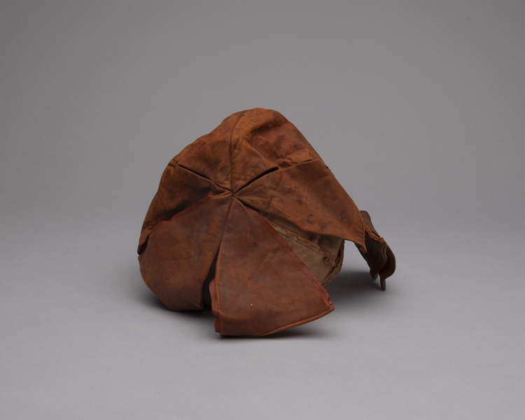 Image: aviator helmet