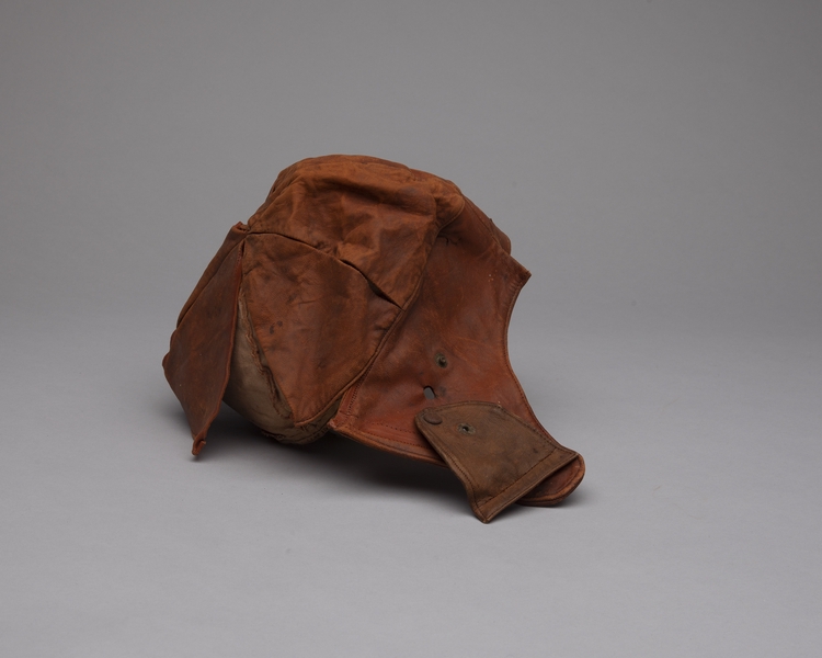 Image: aviator helmet