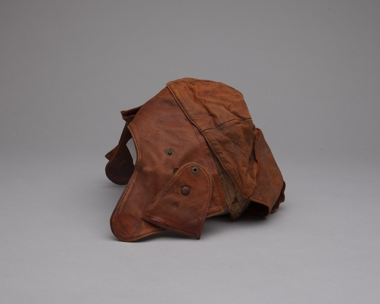 Image: aviator helmet