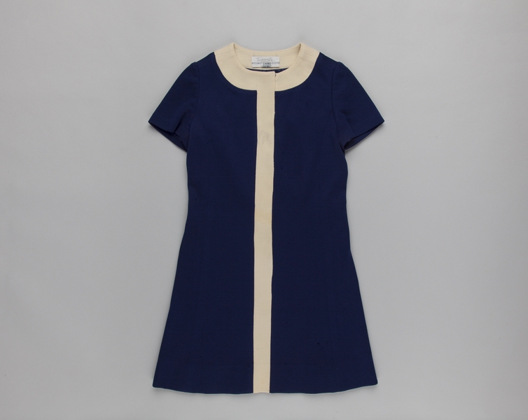 Image: stewardess dress: United Air Lines