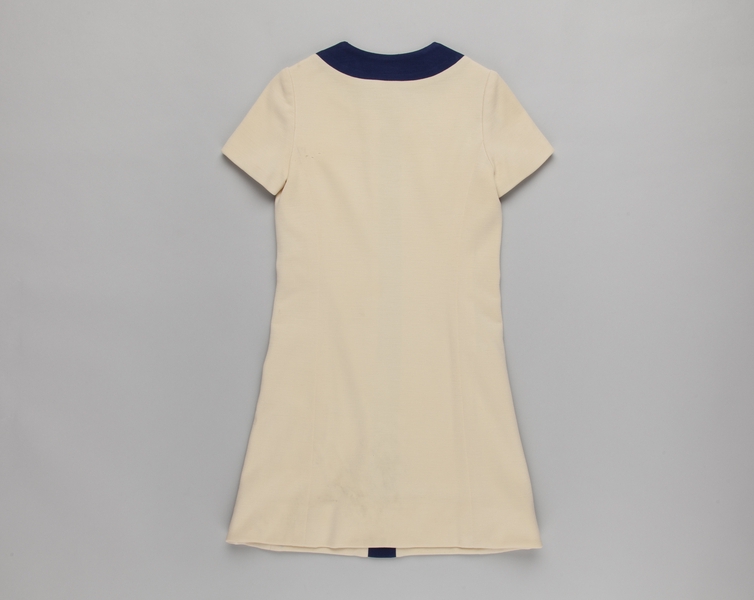 Image: stewardess dress: United Air Lines