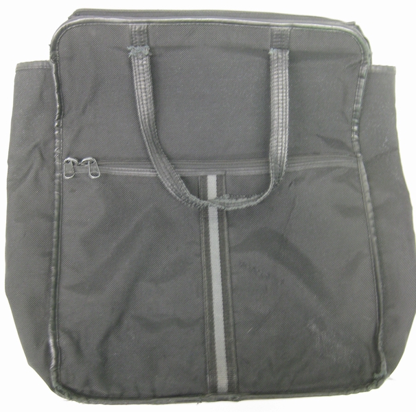 Image: flight attendant crew bag: United Airlines