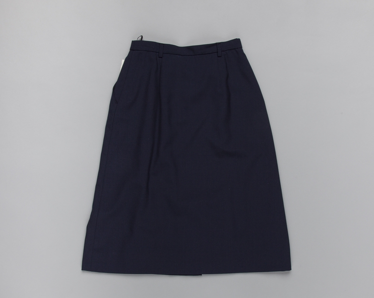 Image: flight attendant skirt: United Airlines