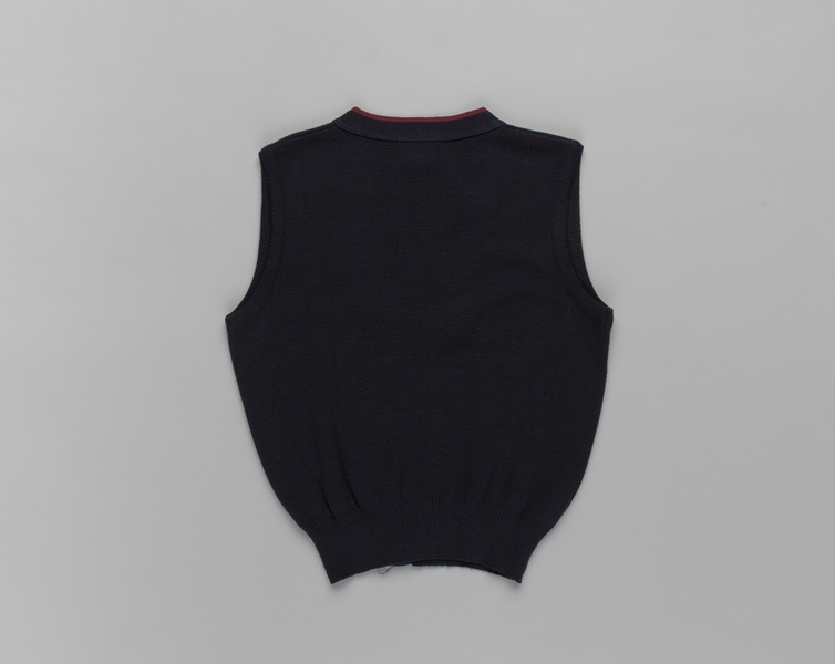 Image: flight attendant sweater vest: United Airlines