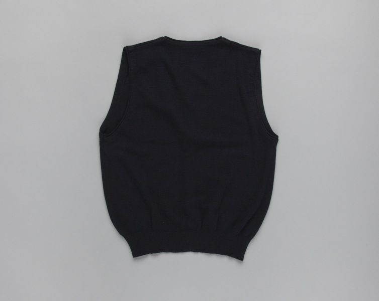 Image: flight attendant sweater vest (male): United Airlines