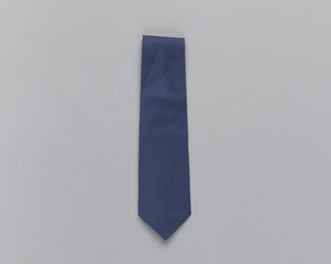 Image: flight attendant necktie (male): United Airlines