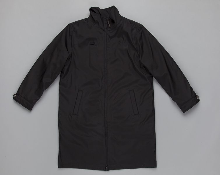 Image: flight attendant coat: Qantas Airways