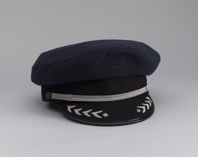 Image: flight officer cap: American Airlines