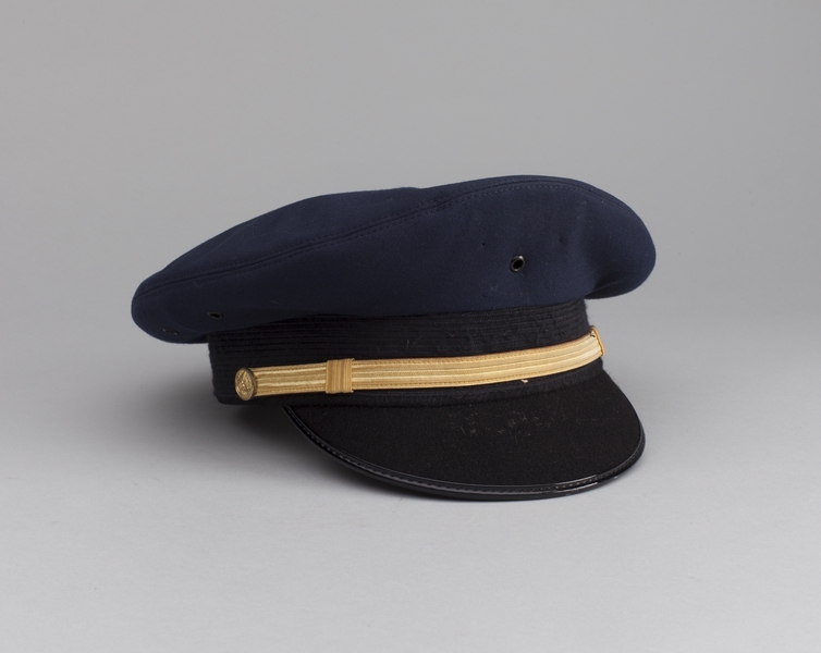 Image: flight officer cap: United Airlines