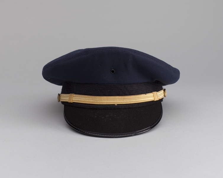 Image: flight officer cap: United Airlines
