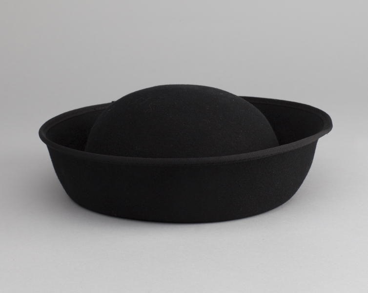 Image: flight attendant hat: United Airlines