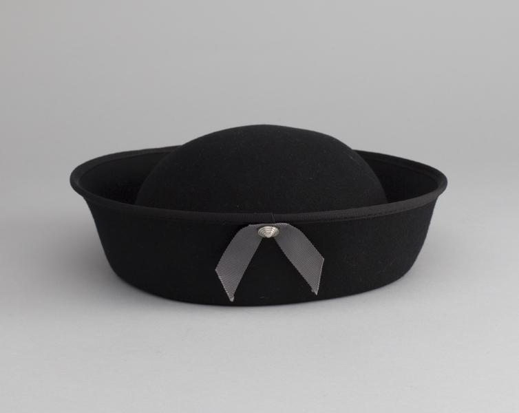 Image: flight attendant hat: United Airlines