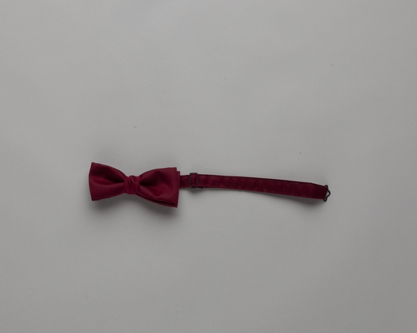 Flight attendant bow tie (male): United Airlines