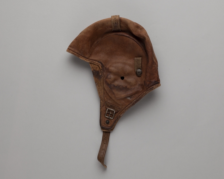 Image: aviator’s helmet: William “Willie” Wong