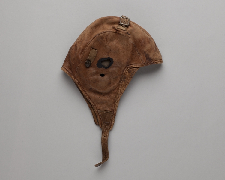 Image: aviator’s helmet: William “Willie” Wong