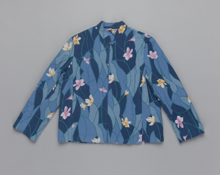 Image: flight attendant jacket: United Airlines