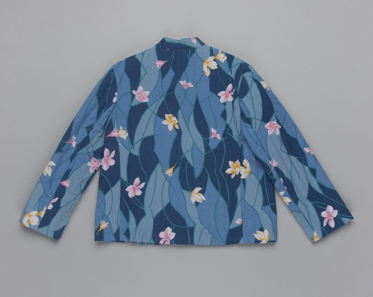 Image: flight attendant jacket: United Airlines