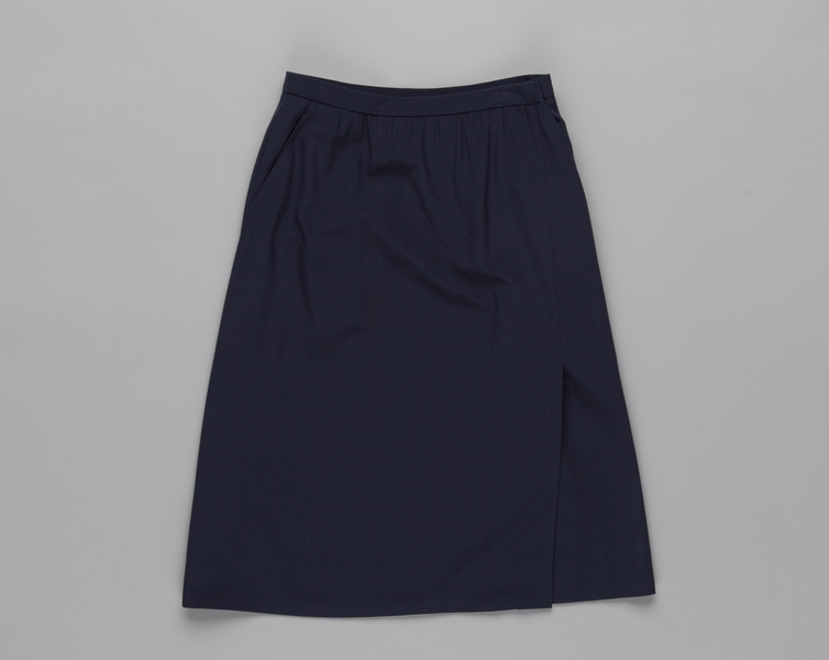 Image: flight attendant skirt: United Airlines