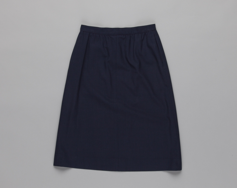 Image: flight attendant skirt: United Airlines