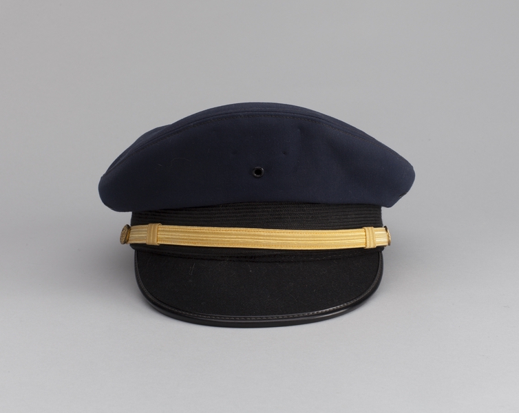 Image: flight officer cap: United Airlines