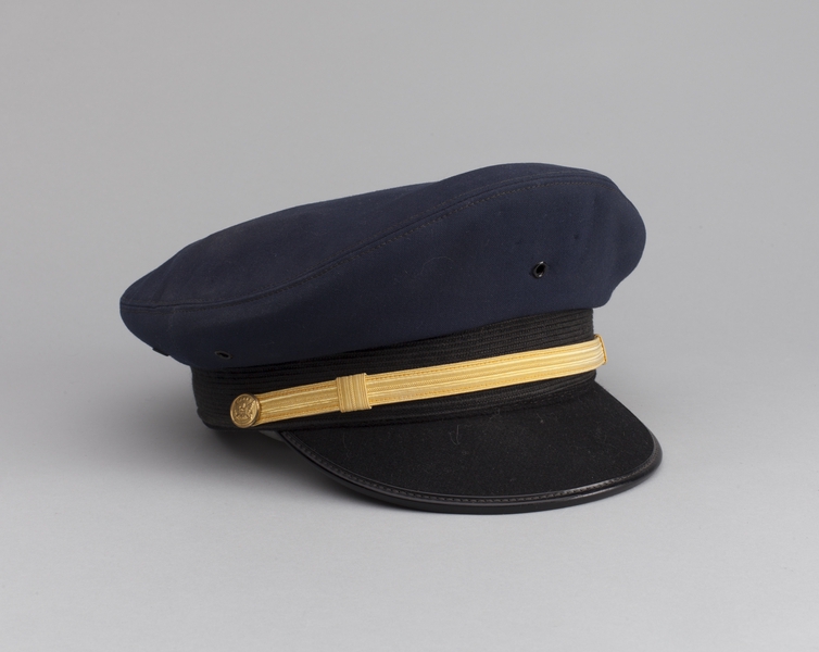 Image: flight officer cap: United Airlines
